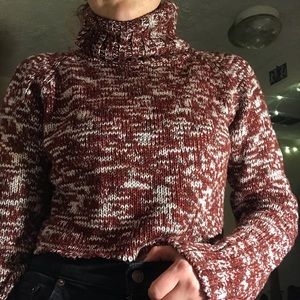 Red and white cropped knitted turtleneck